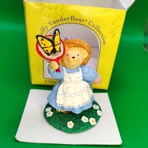 Muffy "A Day In The Country" Figurine Boxed Miniature Figurine!
